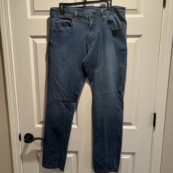 Buffalo David Bitton Jeans Men's 36X32 Axel Slim Straight Medium Wash Stretch - Picture 1 of 9